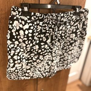 Black + White Animal Print Shorts S/M